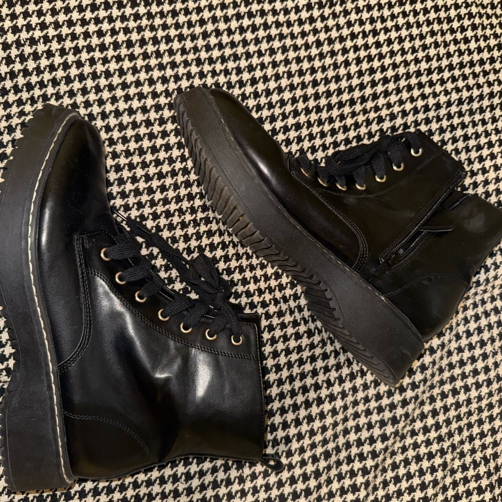 Combat boots used a few times